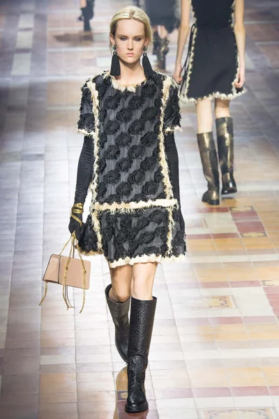Look 38